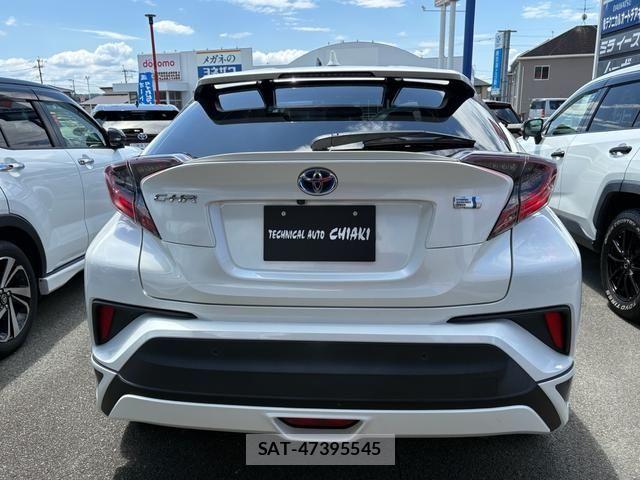 Toyota C-HR 2017-06 8485154-5