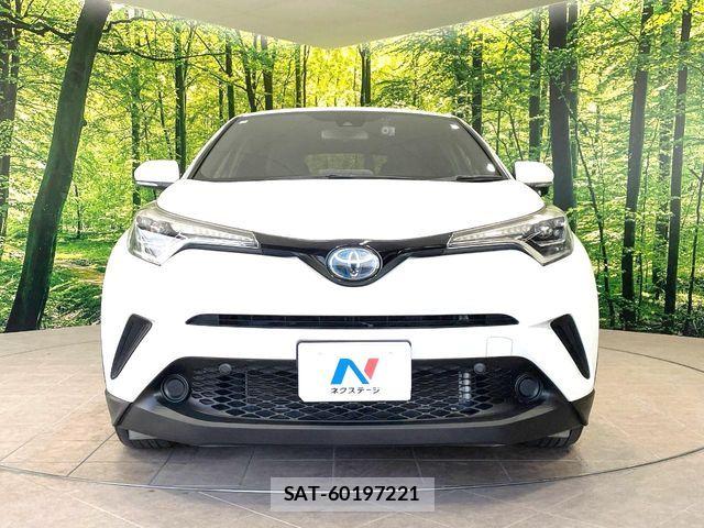 Toyota C-HR 2018-11 8485149-13