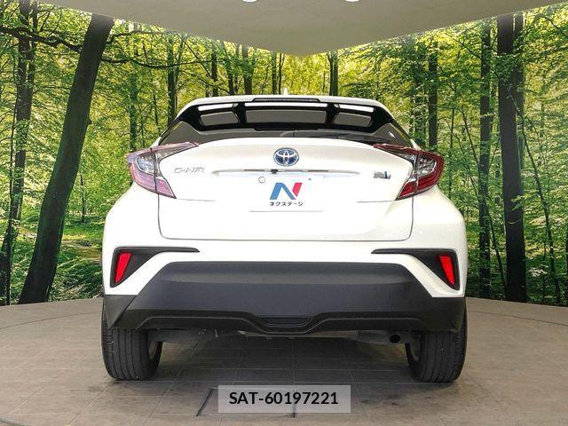 Toyota C-HR 2018-11 8485149-14