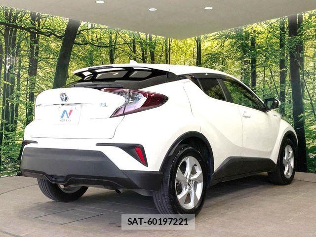 Toyota C-HR 2018-11 8485149-16