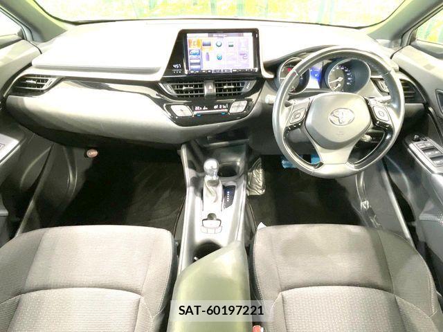 Toyota C-HR 2018-11 8485149-1