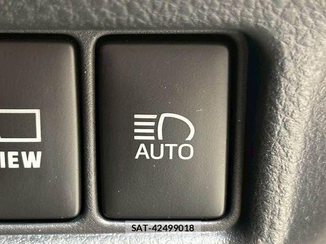 Toyota C-HR 2020-08 8485148-9