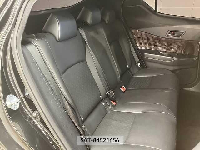 Toyota C-HR 2017-05 8485151-11