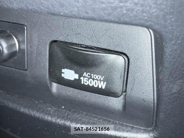 Toyota C-HR 2017-05 8485151-5