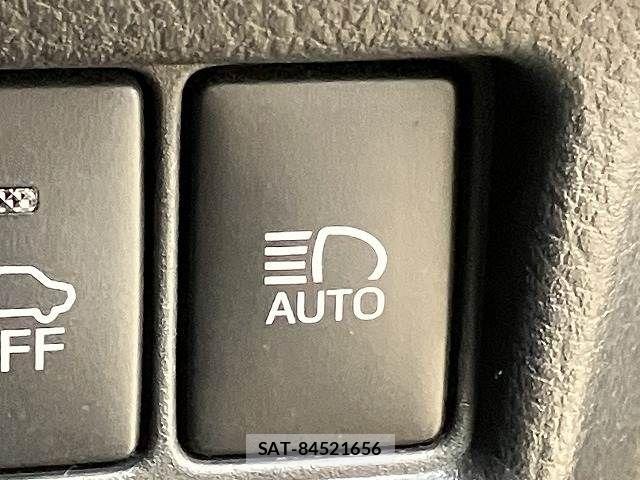 Toyota C-HR 2017-05 8485151-8