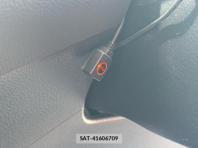 Toyota C-HR 2017-06 8485150-15