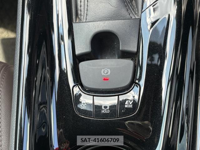 Toyota C-HR 2017-06 8485150-21