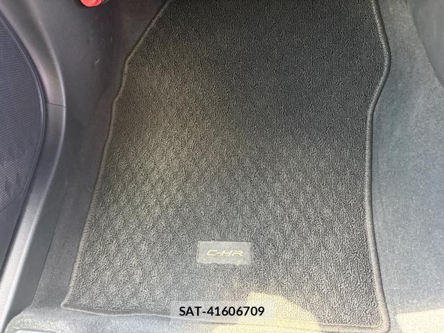 Toyota C-HR 2017-06 8485150-23