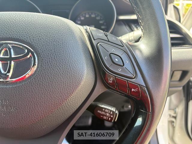 Toyota C-HR 2017-06 8485150-24