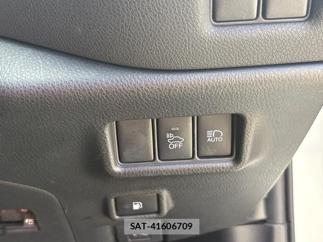 Toyota C-HR 2017-06 8485150-26