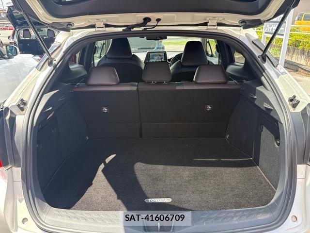 Toyota C-HR 2017-06 8485150-5