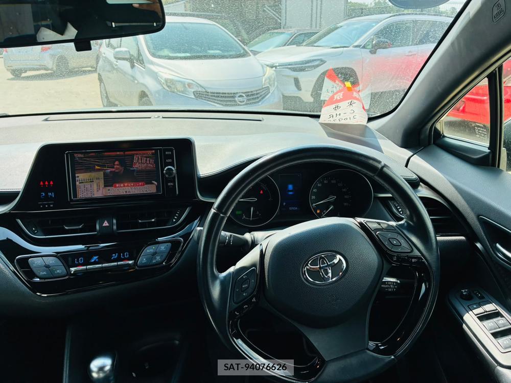 Toyota C-HR 2018-02 8329542-13