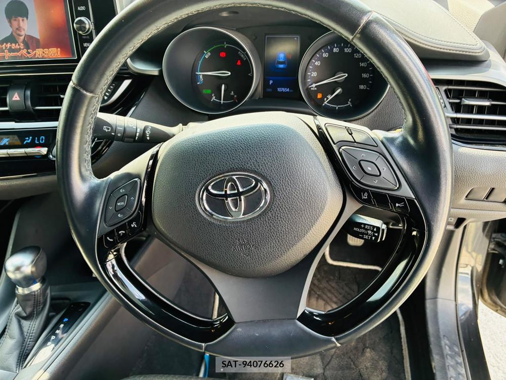 Toyota C-HR 2018-02 8329542-14