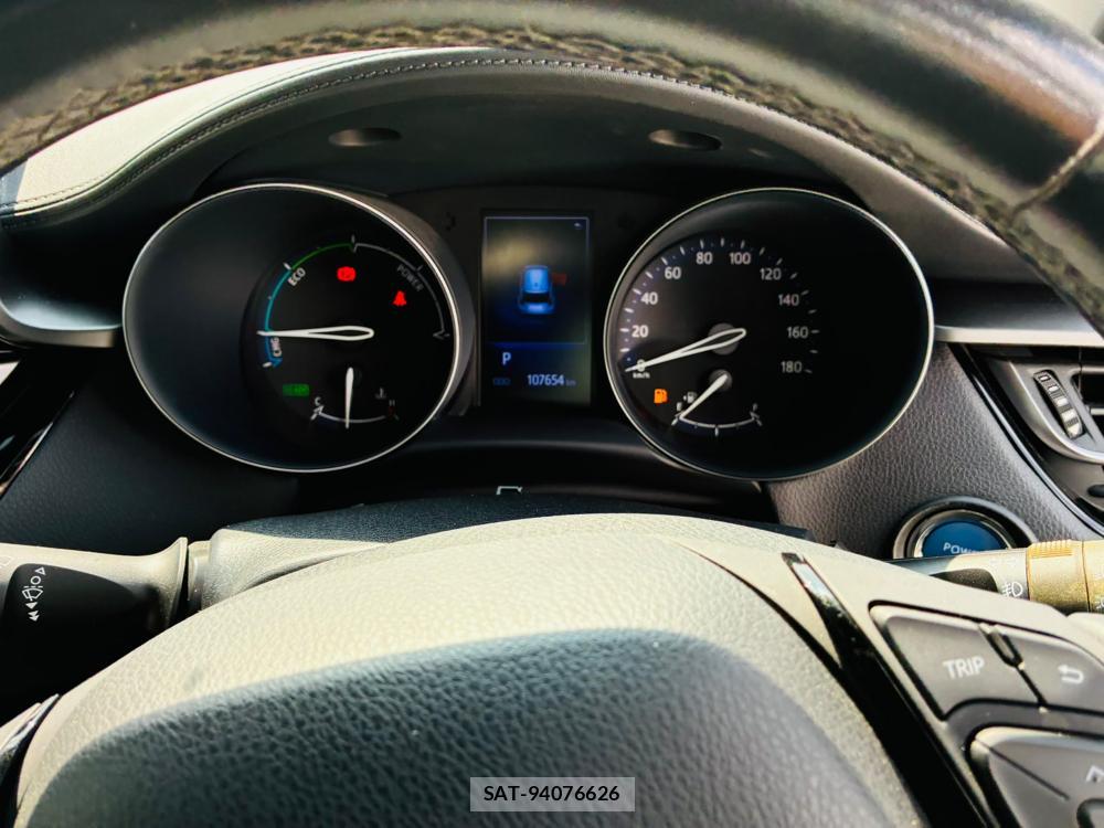 Toyota C-HR 2018-02 8329542-15