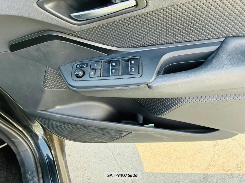 Toyota C-HR 2018-02 8329542-22