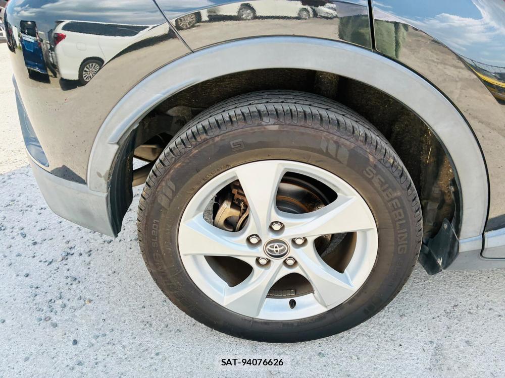 Toyota C-HR 2018-02 8329542-28