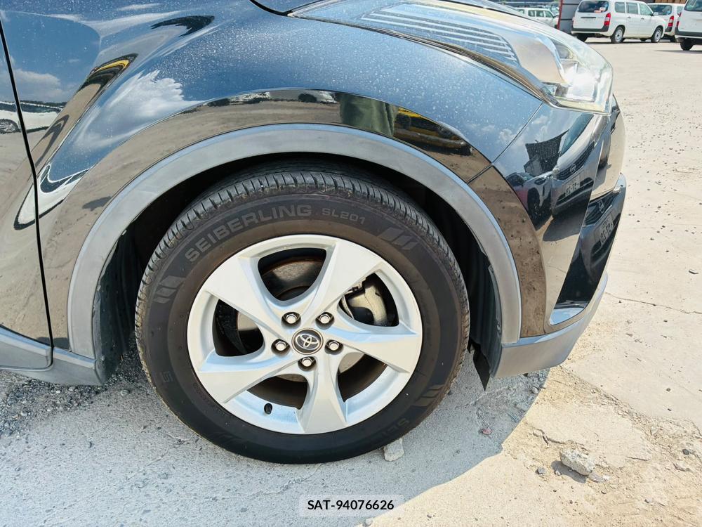 Toyota C-HR 2018-02 8329542-29