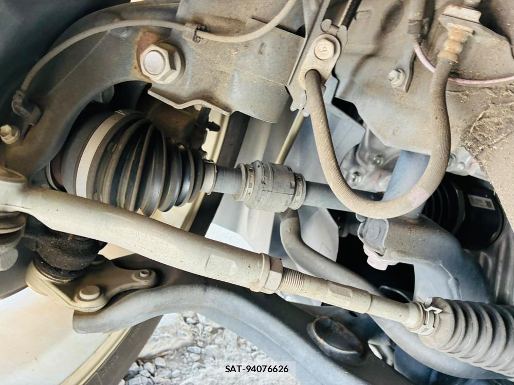 Toyota C-HR 2018-02 8329542-35
