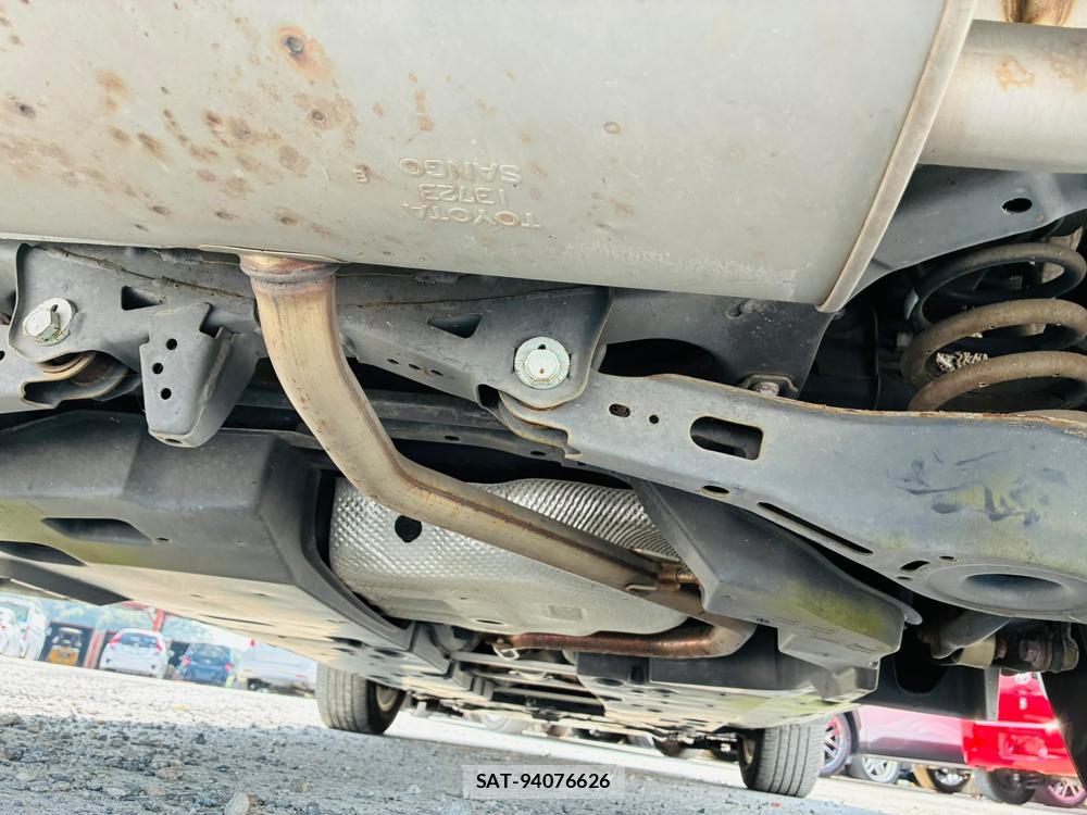 Toyota C-HR 2018-02 8329542-37