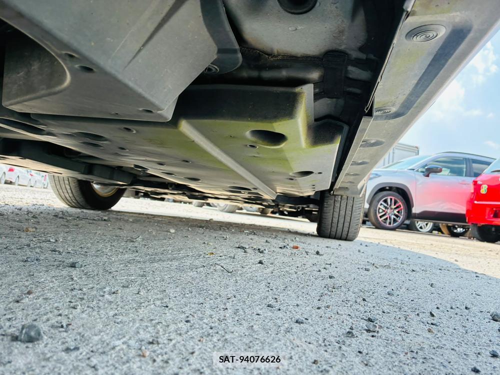 Toyota C-HR 2018-02 8329542-38
