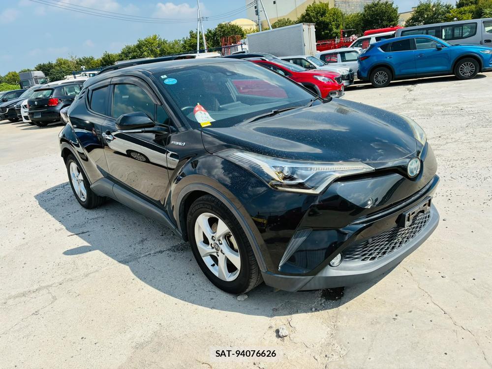 Toyota C-HR 2018-02 8329542-6