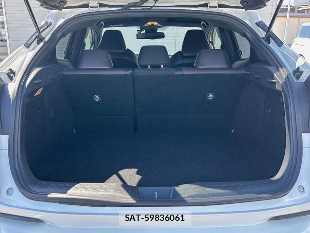 Toyota C-HR 2019-04 8524051-9