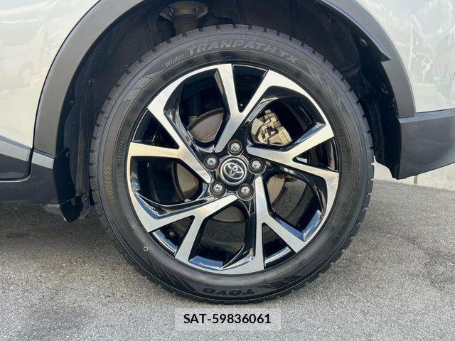 Toyota C-HR 2019-04 8524051-11