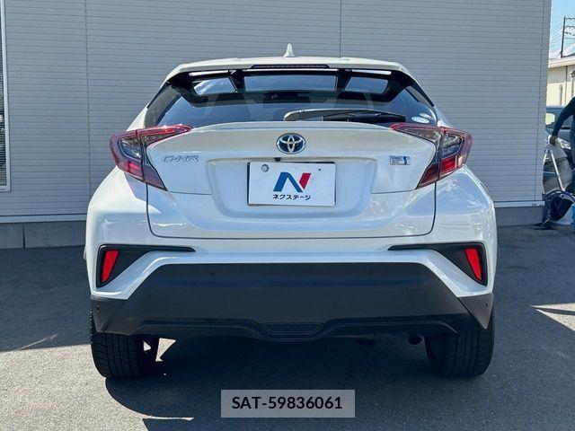 Toyota C-HR 2019-04 8524051-14