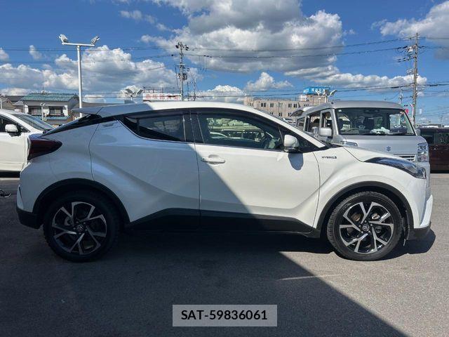 Toyota C-HR 2019-04 8524051-16