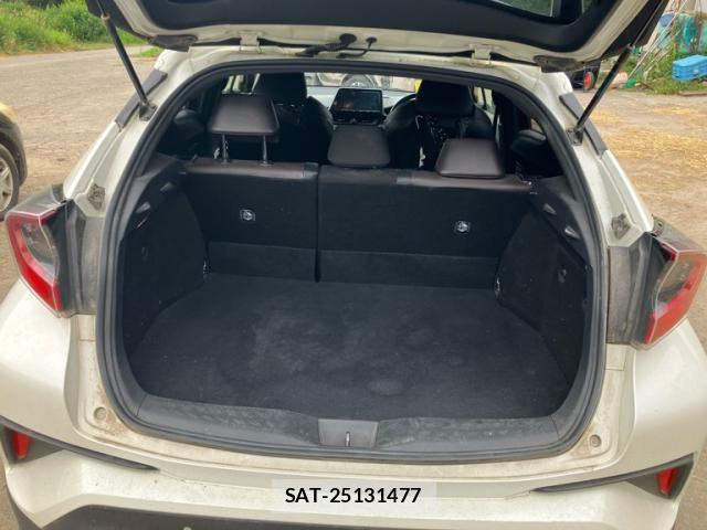 Toyota C-HR 2016-12 8524056-16