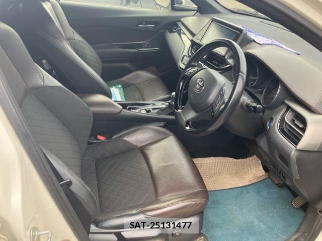 Toyota C-HR 2016-12 8524056-18