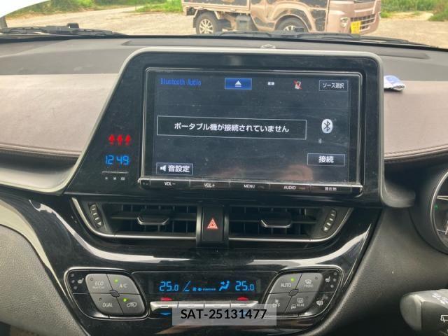 Toyota C-HR 2016-12 8524056-21