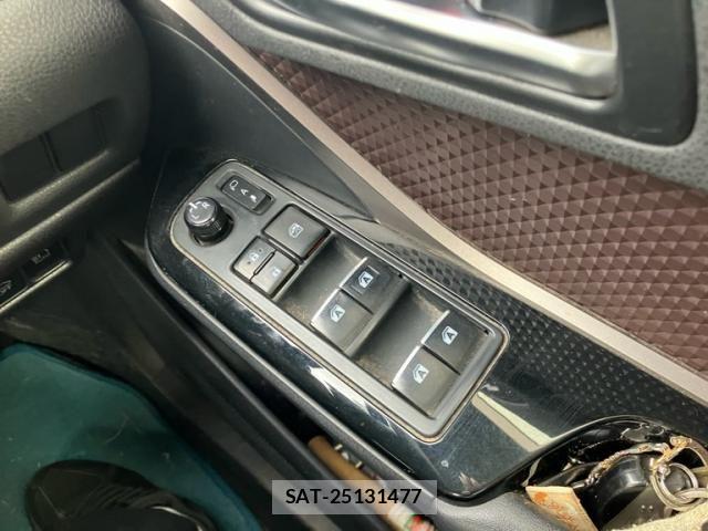 Toyota C-HR 2016-12 8524056-24