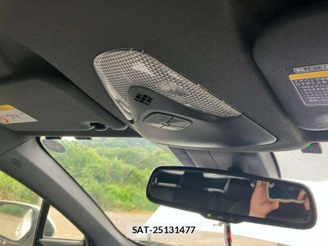 Toyota C-HR 2016-12 8524056-25