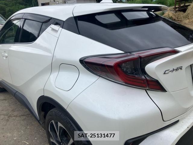 Toyota C-HR 2016-12 8524056-2