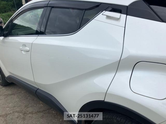Toyota C-HR 2016-12 8524056-3