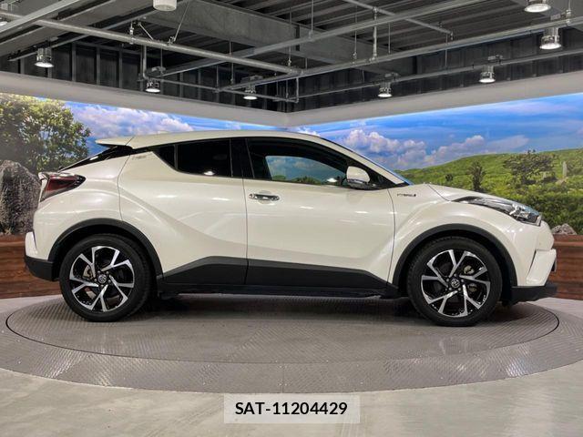 Toyota C-HR 2018-01 8524047-17