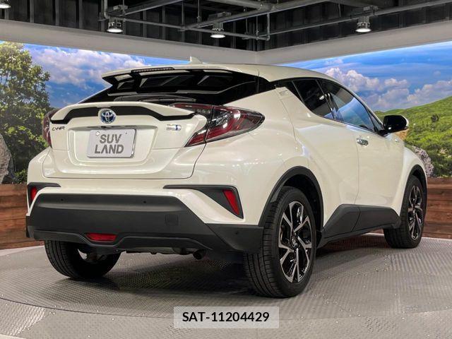 Toyota C-HR 2018-01 8524047-18