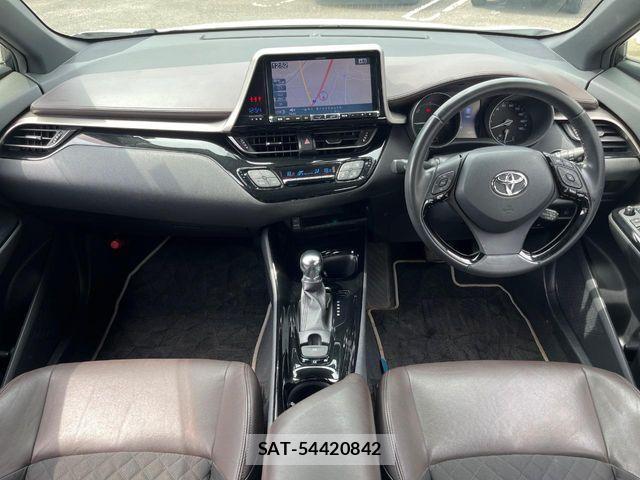 Toyota C-HR 2017-12 8524052-1