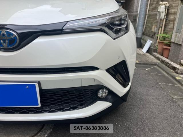 Toyota C-HR 2017-06 8561410-5