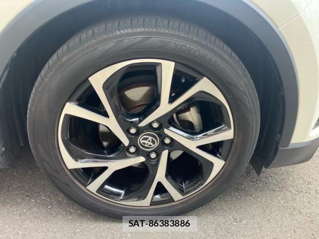 Toyota C-HR 2017-06 8561410-8