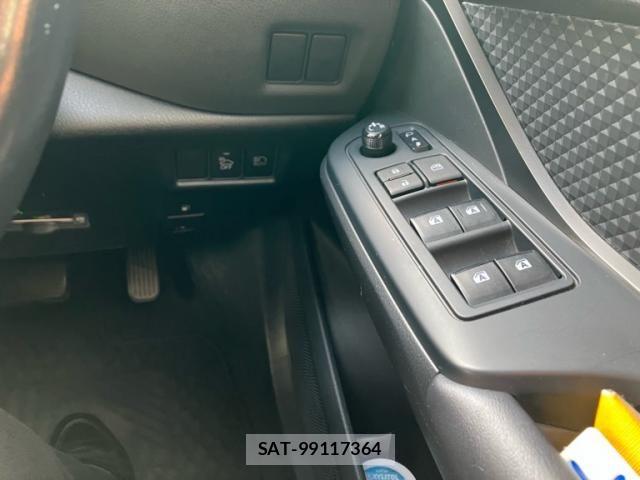 Toyota C-HR 2018-07 8561409-13