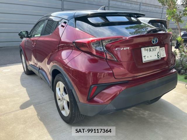 Toyota C-HR 2018-07 8561409-4