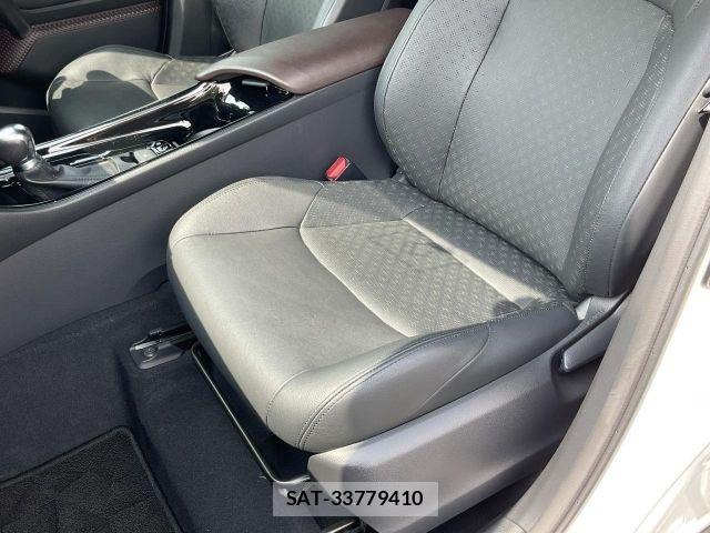 Toyota C-HR 2017-12 8561402-10