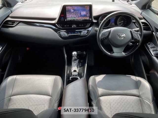 Toyota C-HR 2017-12 8561402-1