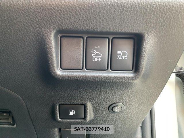 Toyota C-HR 2017-12 8561402-23