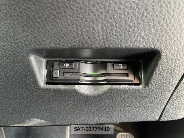 Toyota C-HR 2017-12 8561402-24