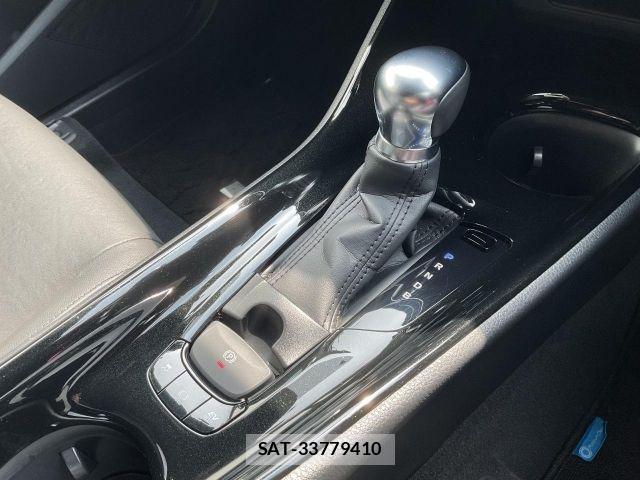 Toyota C-HR 2017-12 8561402-26