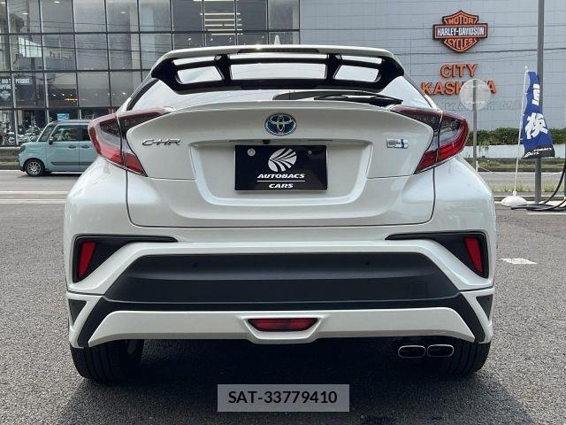 Toyota C-HR 2017-12 8561402-4