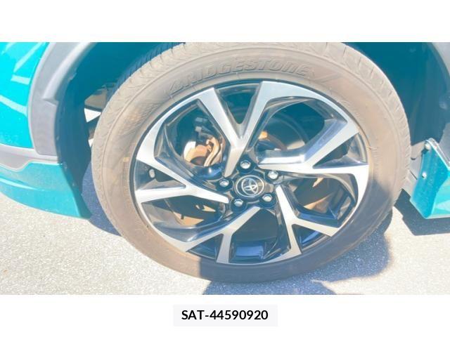 Toyota C-HR 2018-07 8561405-10